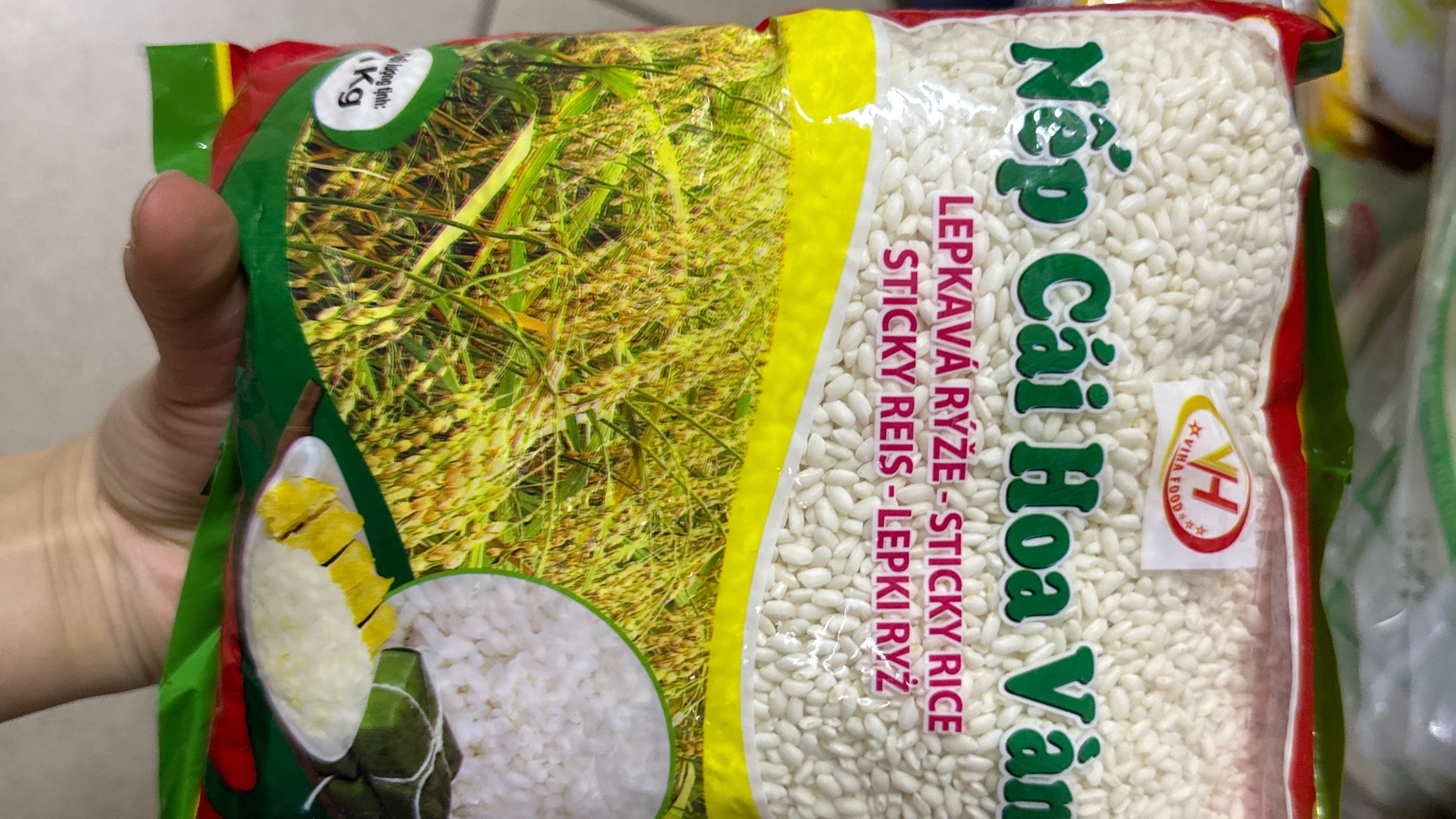 VH rýže lepkavá 1kg (NEP CAI HOA VANG)
