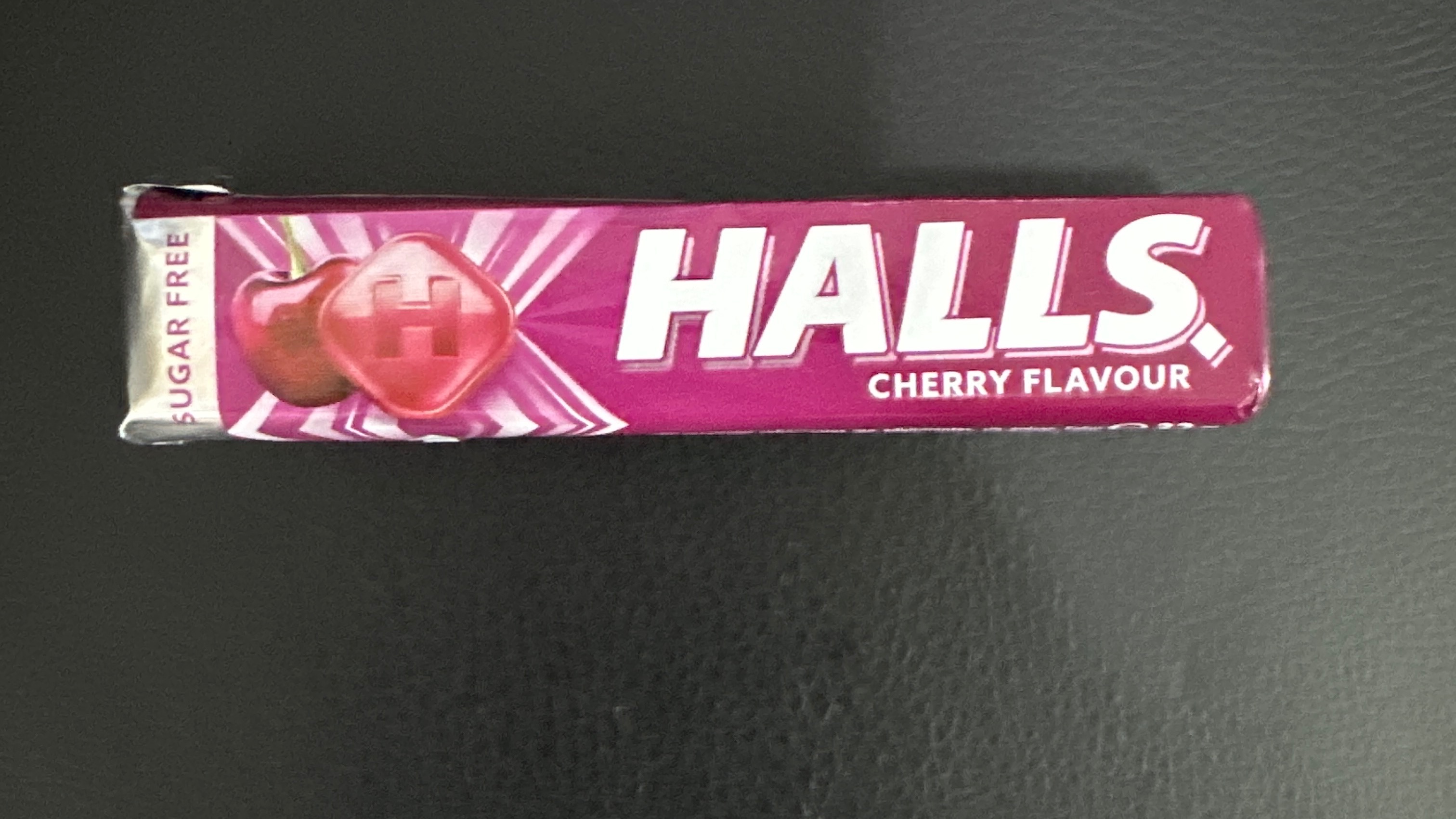 HALLS cherry flavour 32g