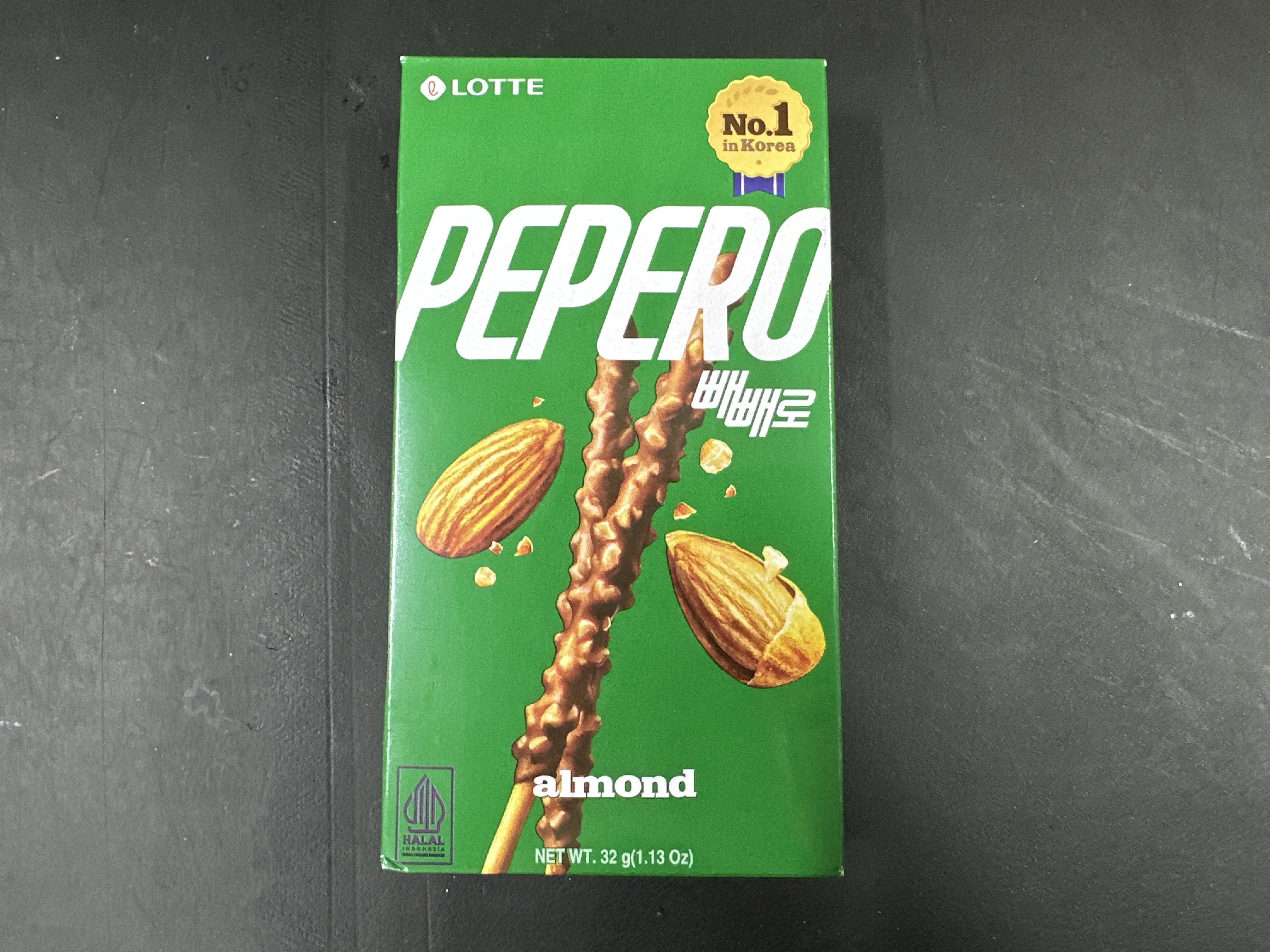 LOTTE Pepero tyčinky Chocolate & Almond 32g