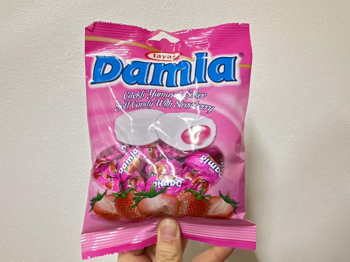 Damla plněné karamel s jahodovou příchutí 90g