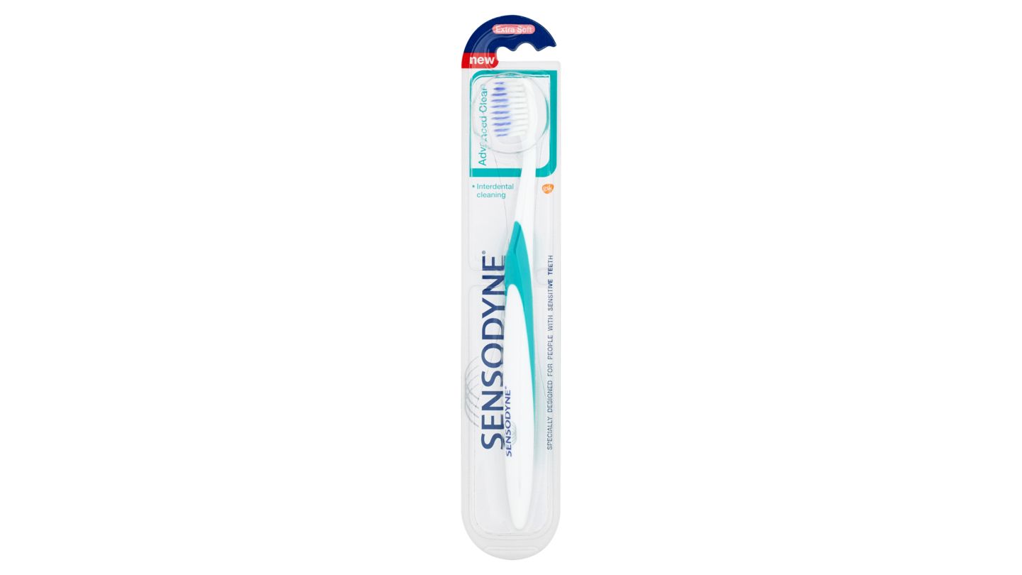 Sensodyne Advanced Clean zubní kartáček 1ks