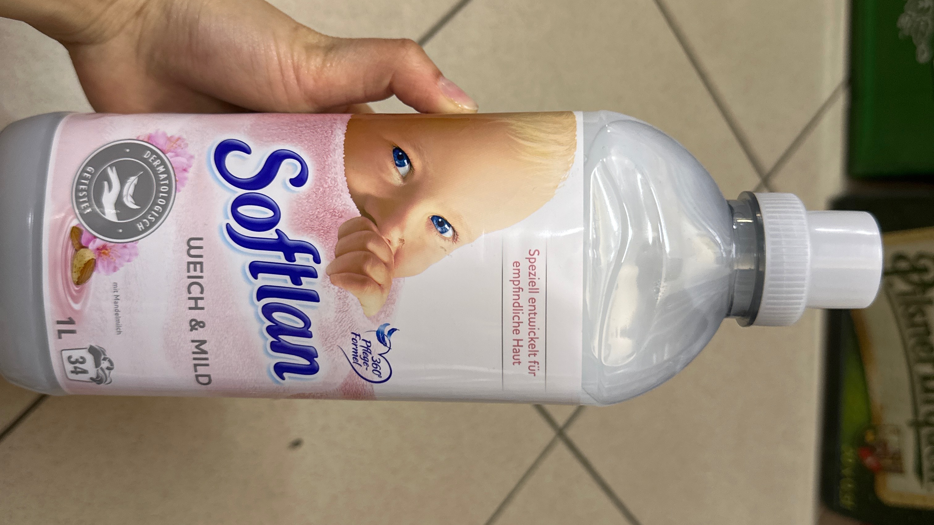 Softlan Weich a Mild aviváž pro citlivou pokožku 1L