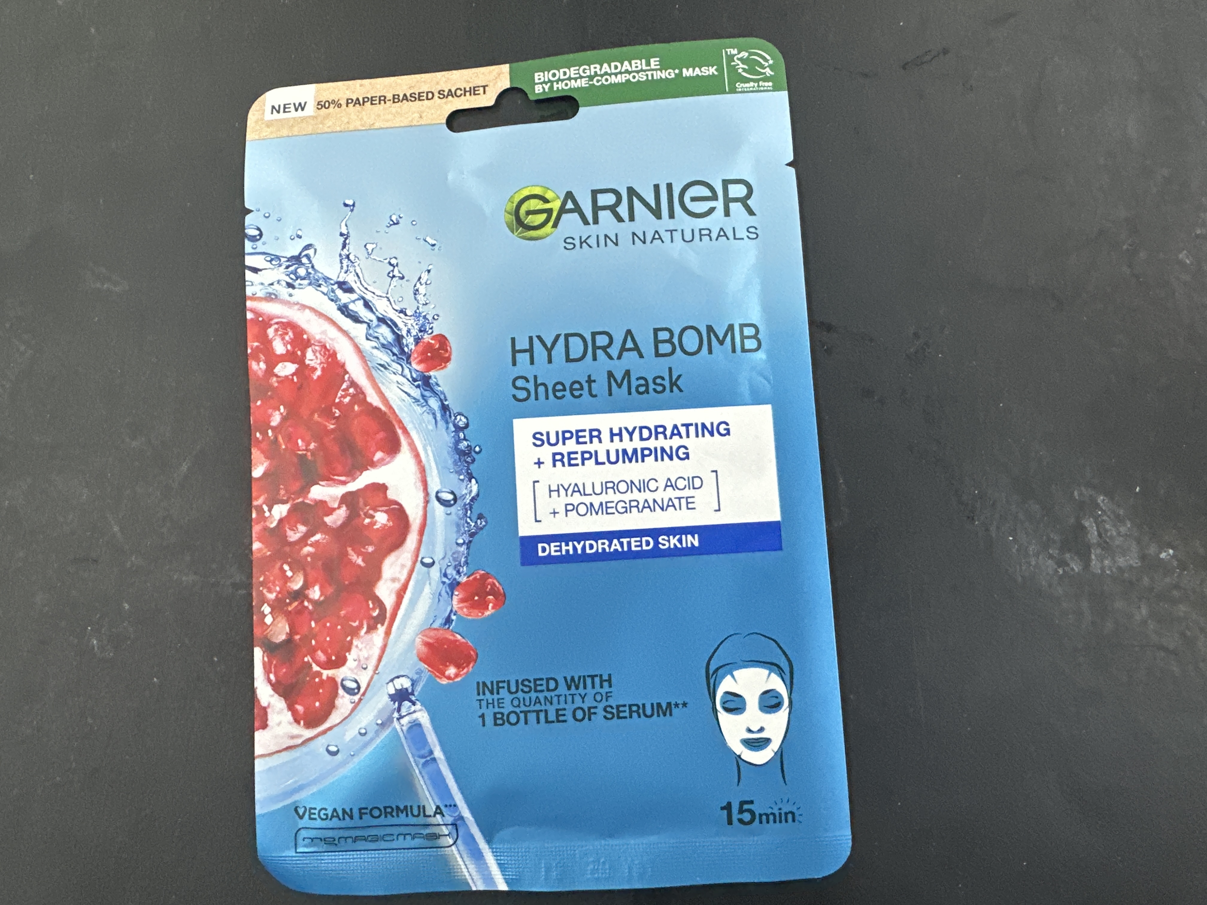 Garnier Skin Naturals hydratační a vyplňující textilní maska s výtažkem z granátového jablka, 28 g